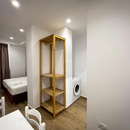 Klea B Sarandë