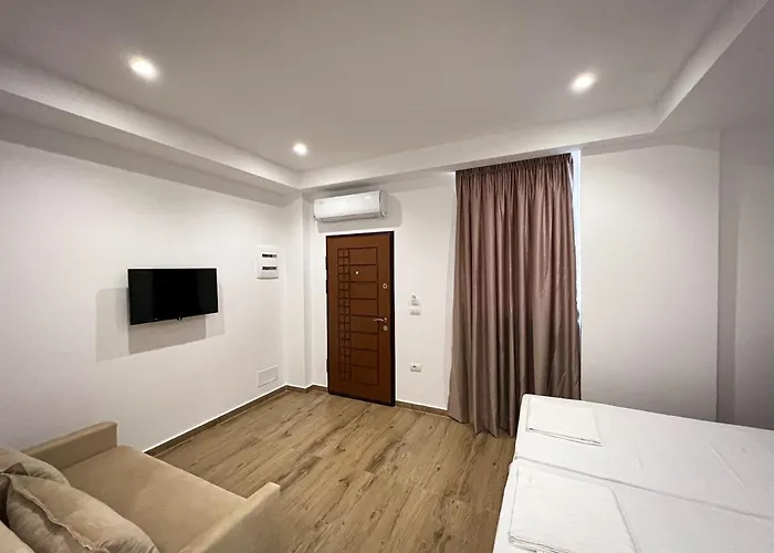 Klea B Sarandë